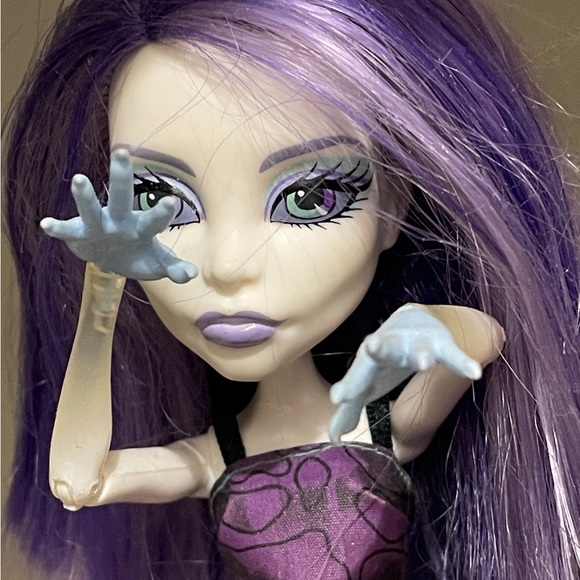 A bit of this n that - Picture 2 of 12